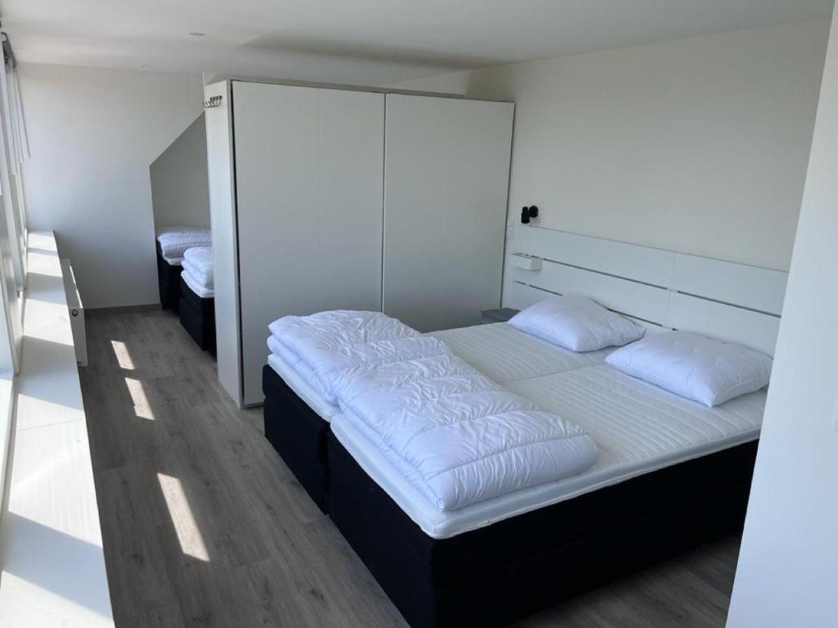 Comfortabele Woning Met Omheinde Tuin Aan Water Voor 12 P Oostburg Dış mekan fotoğraf