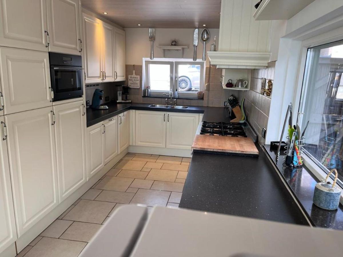 Comfortabele Woning Met Omheinde Tuin Aan Water Voor 12 P Oostburg Dış mekan fotoğraf
